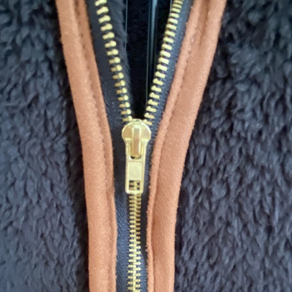 Style Rack Black Hooded Zip Front Fleece Vest - Picture 9 of 11